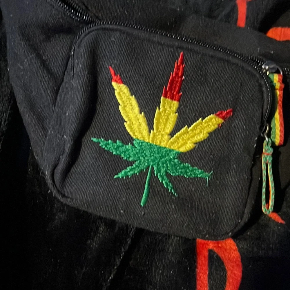 Weed Phanny pack - Picture 1 of 3